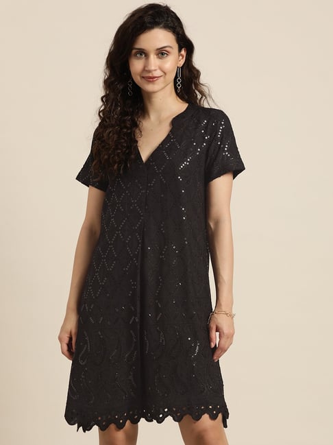 Qurvii Black Embroidered Shift Dress Price in India