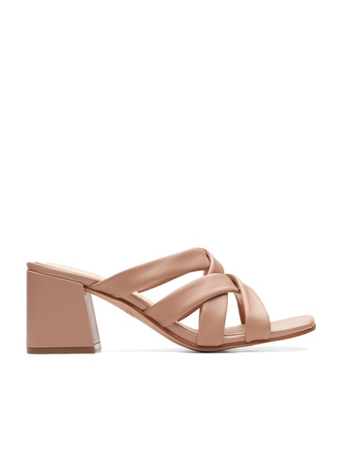 Clarks discount beige sandals