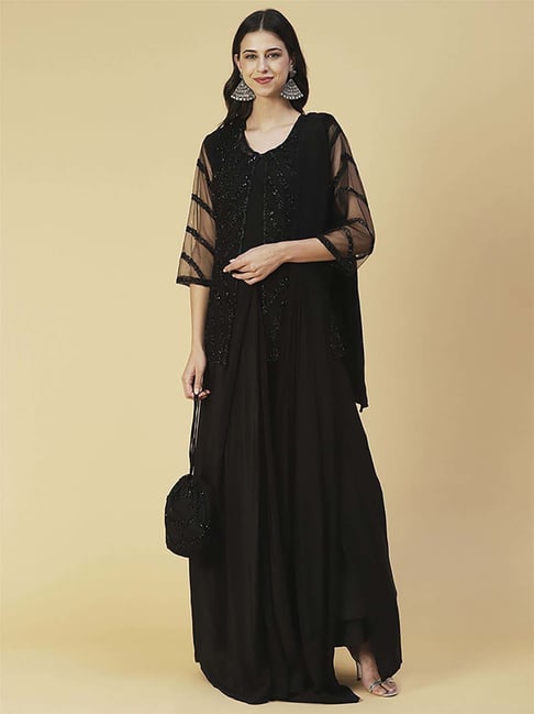 SHORT BLACK JACKET WITH PAPLON STYLE GOWN