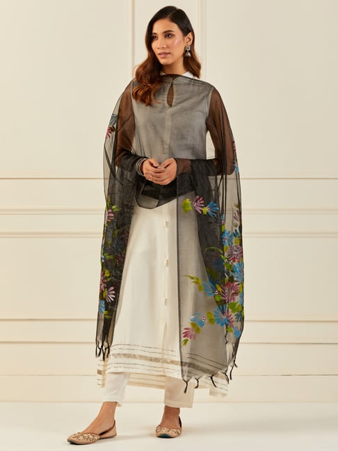Geroo Jaipur Black Hand-Painted Organza Dupatta With Tassels