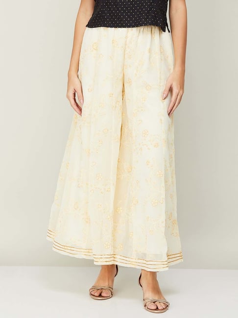 Chanel silk palazzo pants in cream color | Colors chanel, Pants for women,  Clothes design