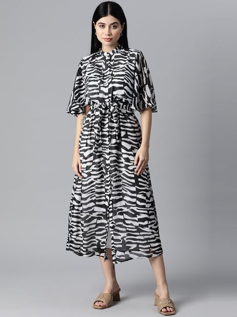 Melon by PlusS Black & White Printed Shirt Dress Price in India