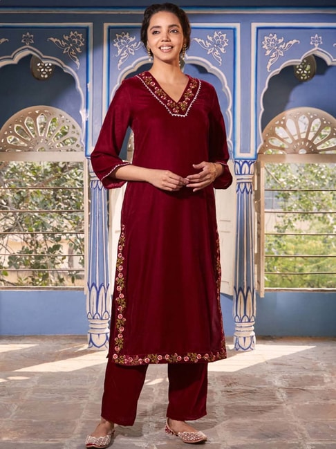 Buy Exquisite Velvet Clothings for Women Online | Lakshita
