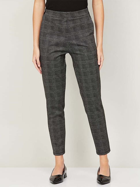 Buy Women Black Check Casual Regular Fit Trousers Online - 857824 | Van  Heusen