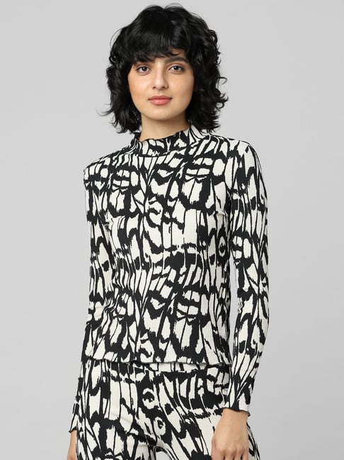 Only Black & White Printed Top