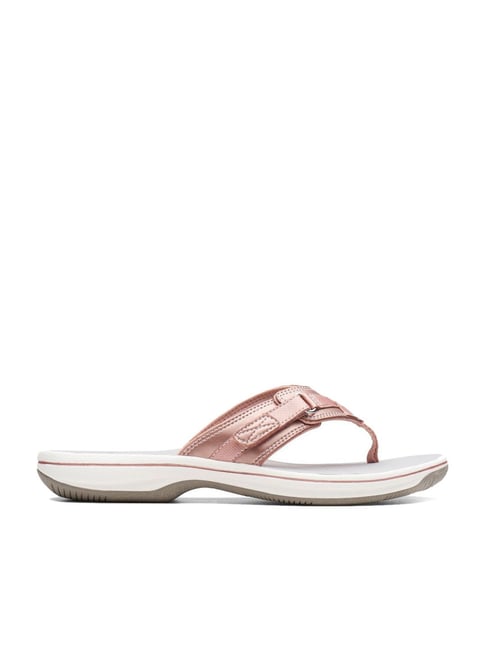 Buy Clarks Women s Brinkley Sea Rose Gold Thong Sandals for Women