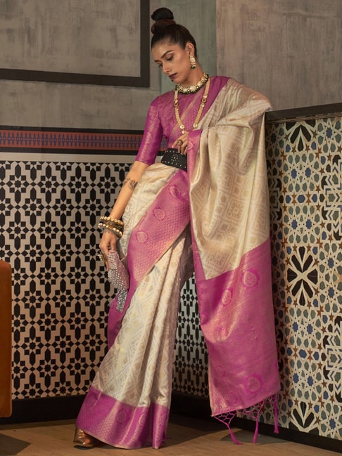 Buy Pero White Floral Print Cotton Silk Saree for Women Online @ Tata CLiQ  Luxury | Women, Silk sarees, Clothes