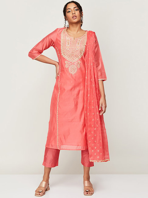 Melange by Lifestyle Coral Embroidered Kurta Pant Set With Dupatta Price in India