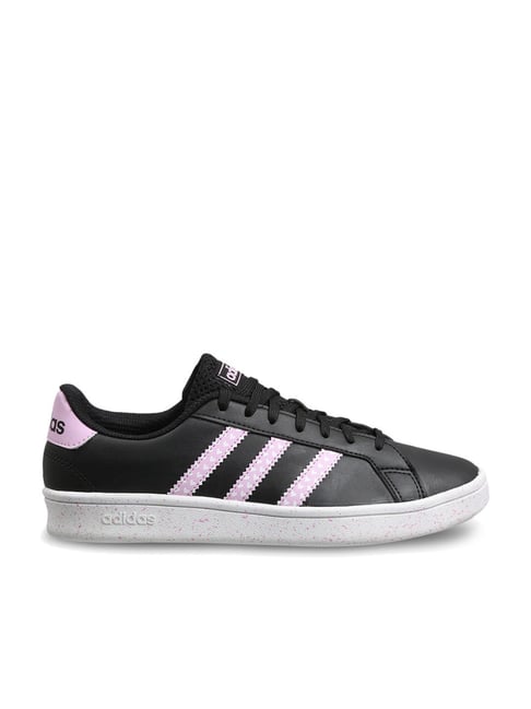 Adidas b hotsell e amp;w shoes