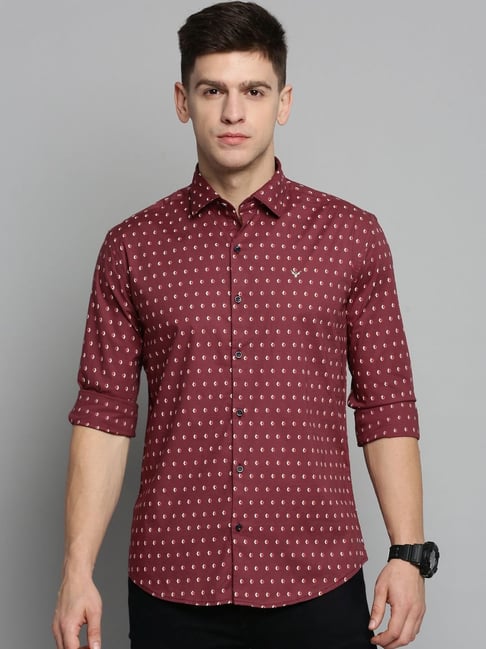 maroon printed shirt