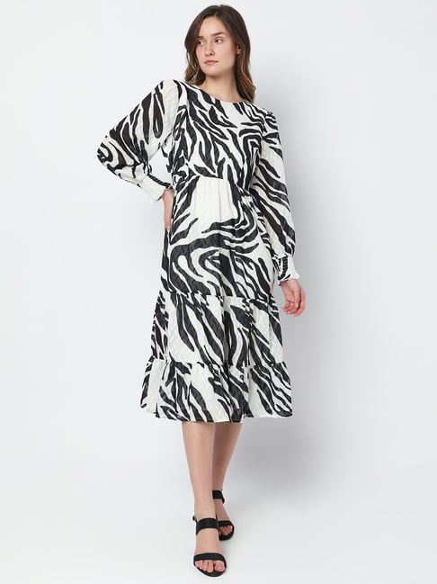 Buy Vero Moda White & Black Printed Fit & Flare Dress for Women Online @  Tata CLiQ