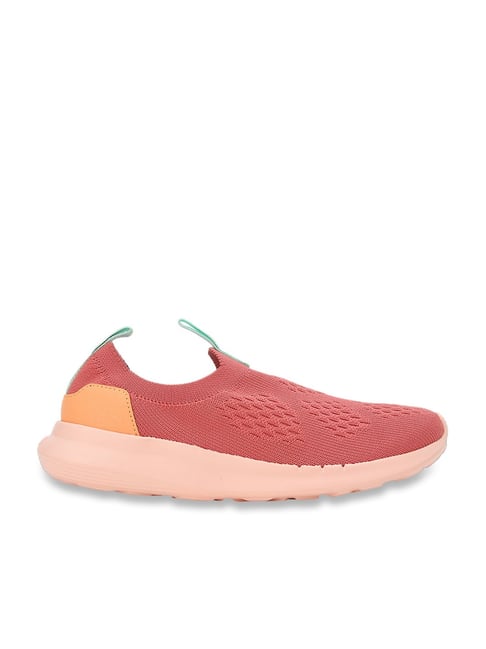 Nike pink best sale slip on shoes