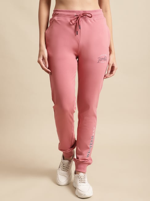 Everything VS Pink.  Pink yoga pants, Victoria secret pink yoga