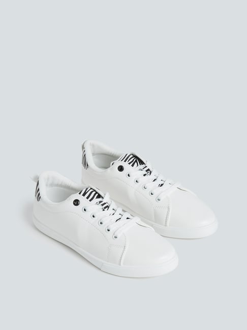 Luna blu hot sale white shoes