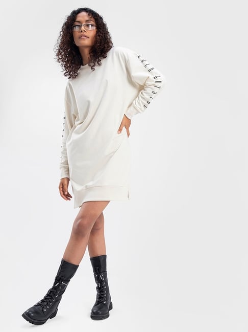 Bewakoof Women's Gardenia Cold Ouside Typography Plus Size