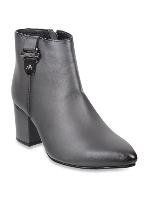 Fitted high-heel ankle boots - Shoes - Women | Bershka