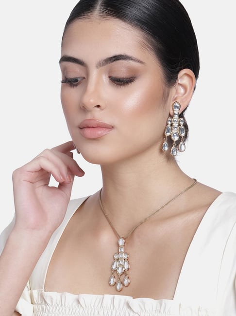 Estele Gold-Plated Traditional Kundan Pendant Set for Women-picture-32